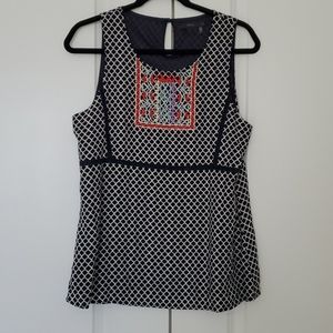 Sleeveless THML blouse
